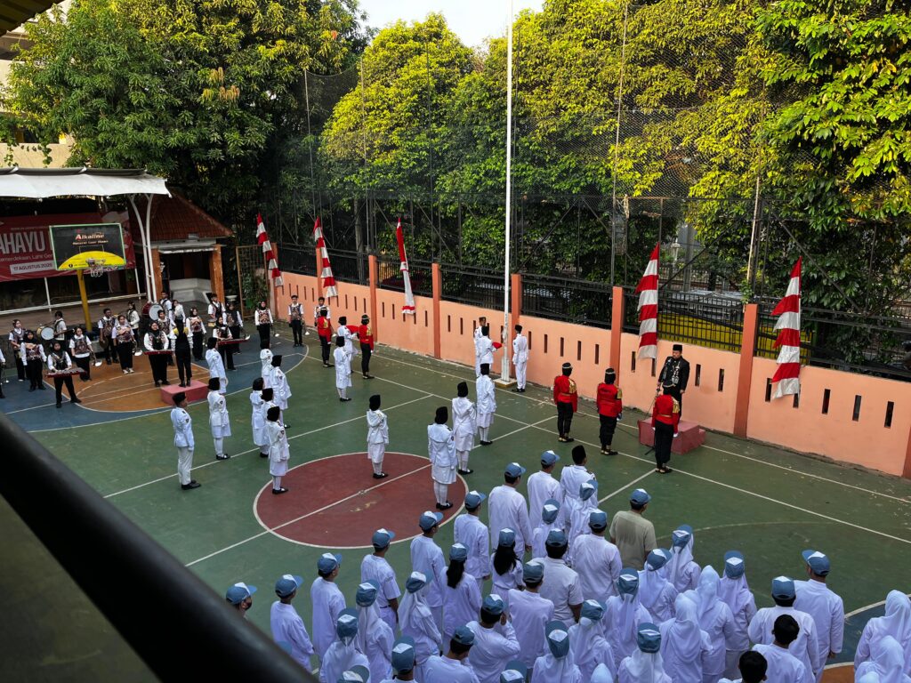 SMAN 24 Jakarta Rayakan HUT ke-80 RI dengan Upacara Bendera yang Khidmat dan Meriah